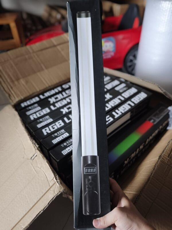 Đèn led cầm tay RGB BL-148R, nhiều chế độ ánh sáng, sử dụng pin, tiện lợi khi dã ngoại