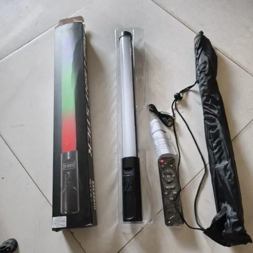 IMG_20250915_134935-min Đèn led cầm tay RGB BL-148R, nhiều chế độ ánh sáng, sử dụng pin, tiện lợi khi dã ngoại